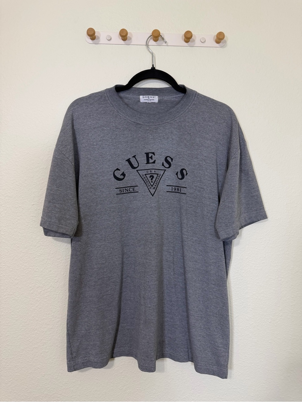 Vintage GUESS USA Menβs XL Gray Logo Graphic T-Shirt 90s Streetwear